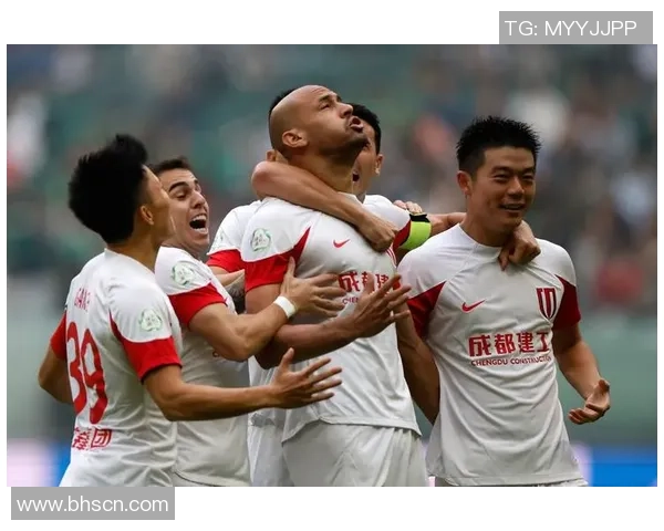 成都足球队实力之争引发热议球迷观点各异分析球队未来发展