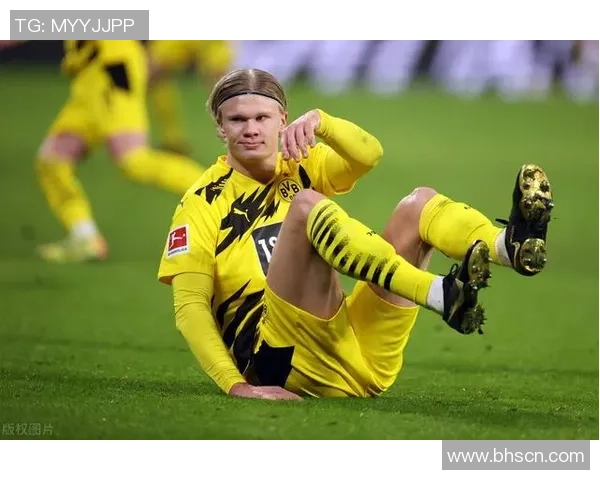 描绘足球天才哈兰德的精彩瞬间与独特风采