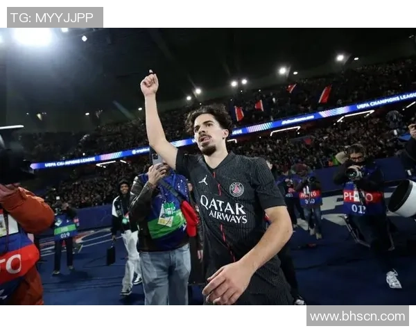 新疆维族足球明星的崛起与影响力探索 新疆维族足球明星的崛起与影响力探索