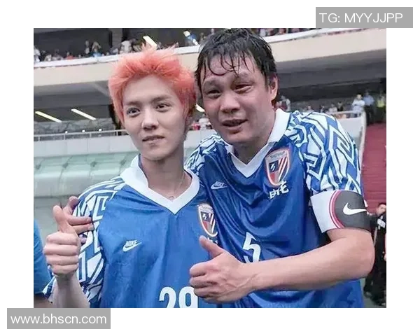 最近宣布恋情的足球明星引发粉丝热议和媒体关注的背后故事